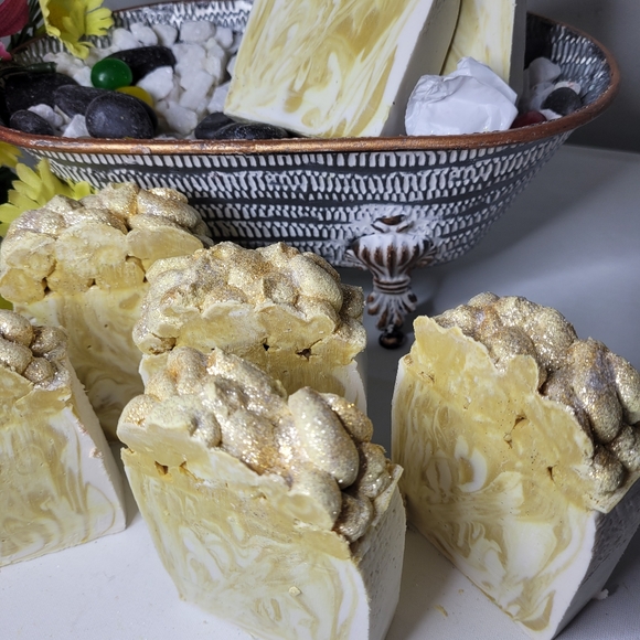 Sandlewood scented 2 large handmade soap bars - Picture 5 of 12